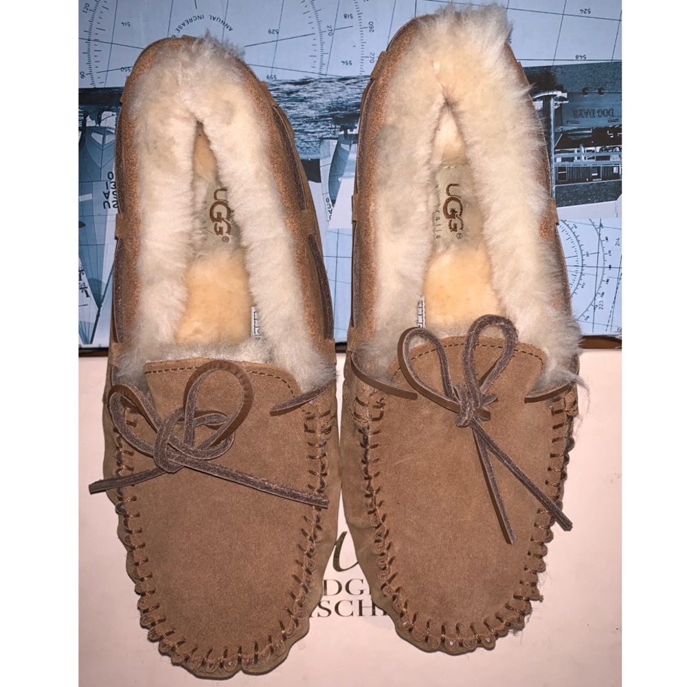 UGG Dakota moccasin slippers 7 chestnut